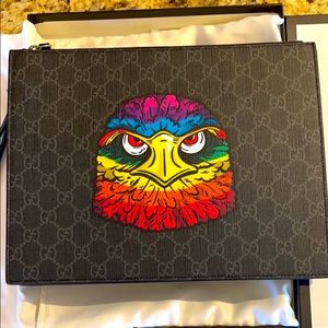 Gucci Black and multicolored Eagle supreme pouch